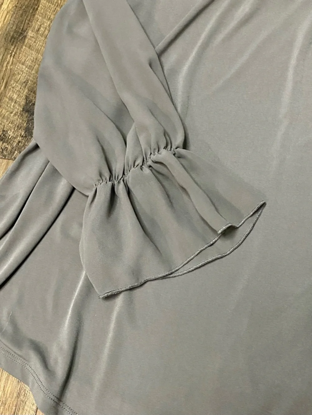 Torrid Off-Shoulder Long Sleeve Blouse in Mauve Gray - Picture 3 of 4